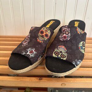 Loudmouth Womens Wedge Sandals With Sugar Skull Print 7.5